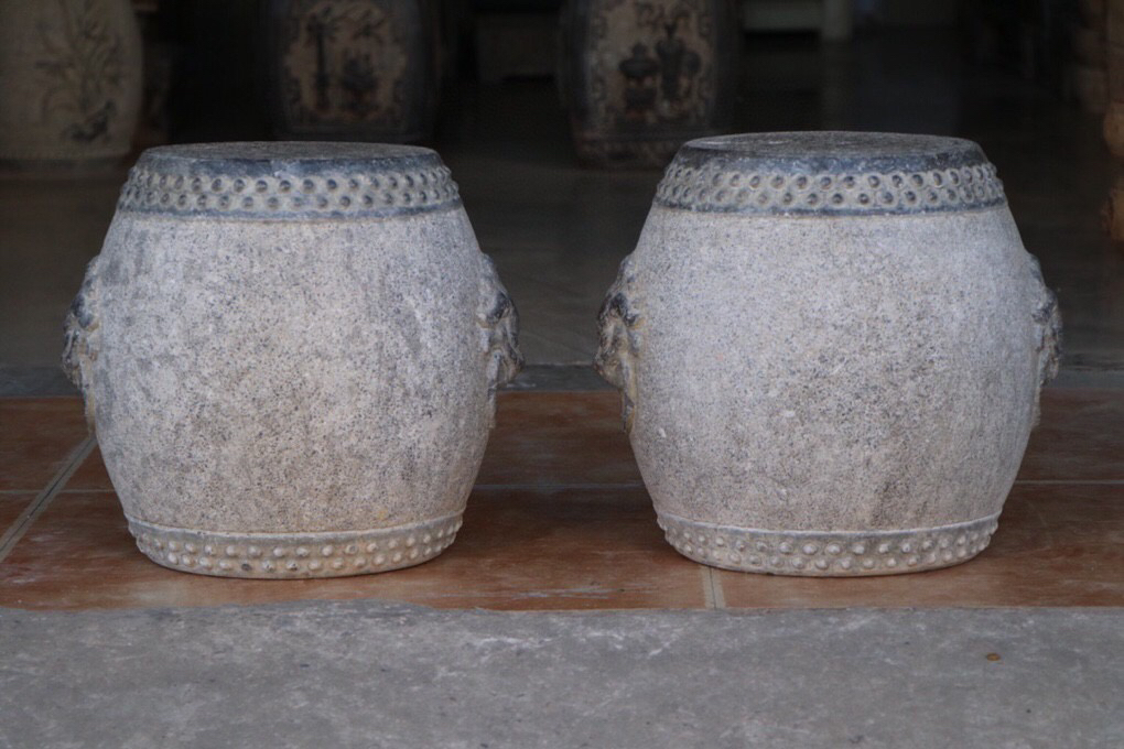 【青石双狮衔环柱墩底座】直径32厘米，高35厘米，面径24厘米！