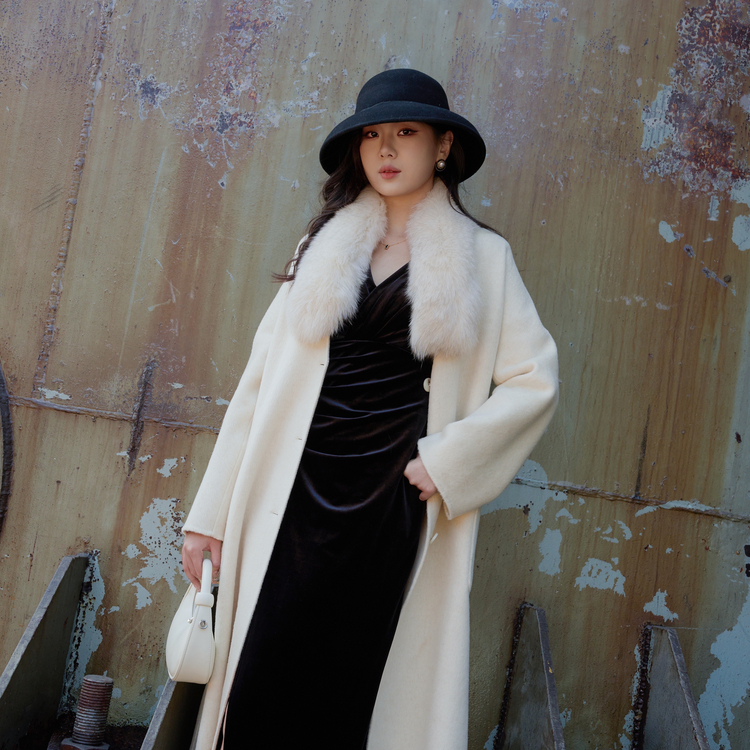 西町村屋气质毛领双面呢大衣女装秋冬新款复古长款外套XX9D10058