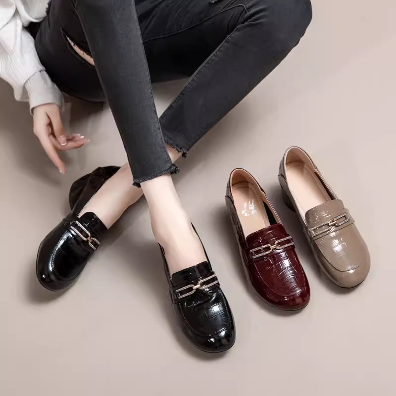 22806漆皮透气单鞋女英伦粗跟真皮圆头2024春季新款百搭小皮鞋