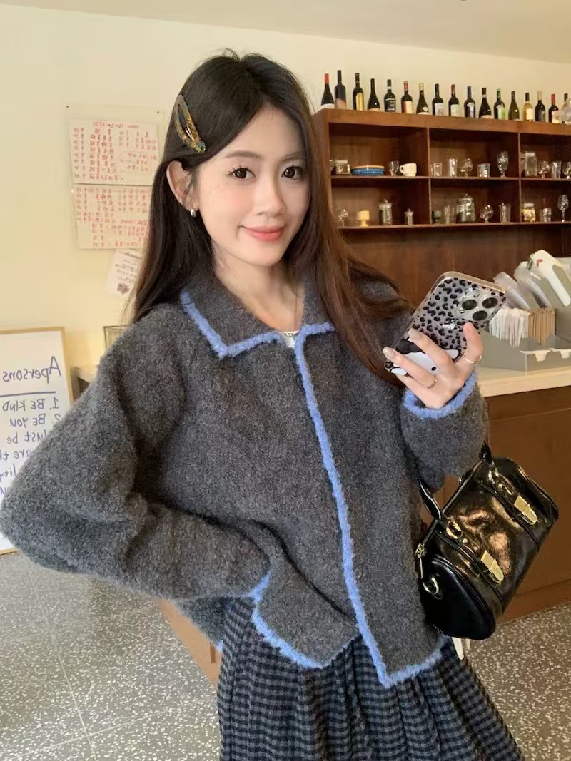 小香风翻领拼接毛衣外套