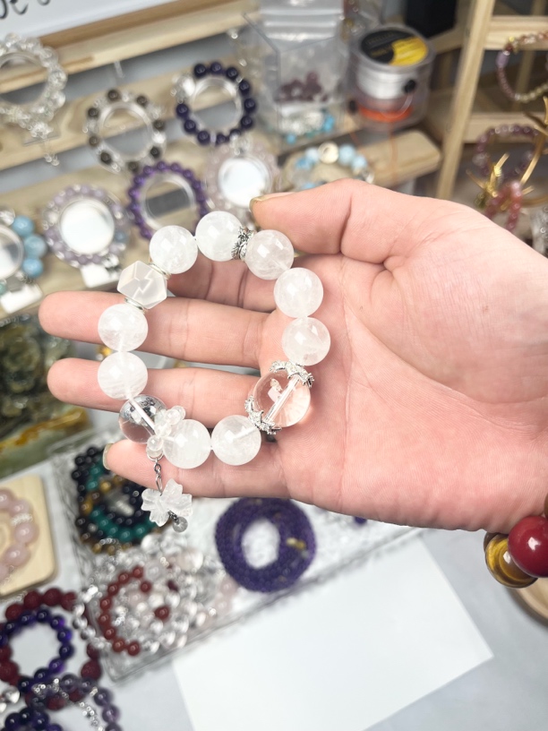 招财手链水晶白色时尚素圈蝴蝶精美单圈冰透天然粉爱心