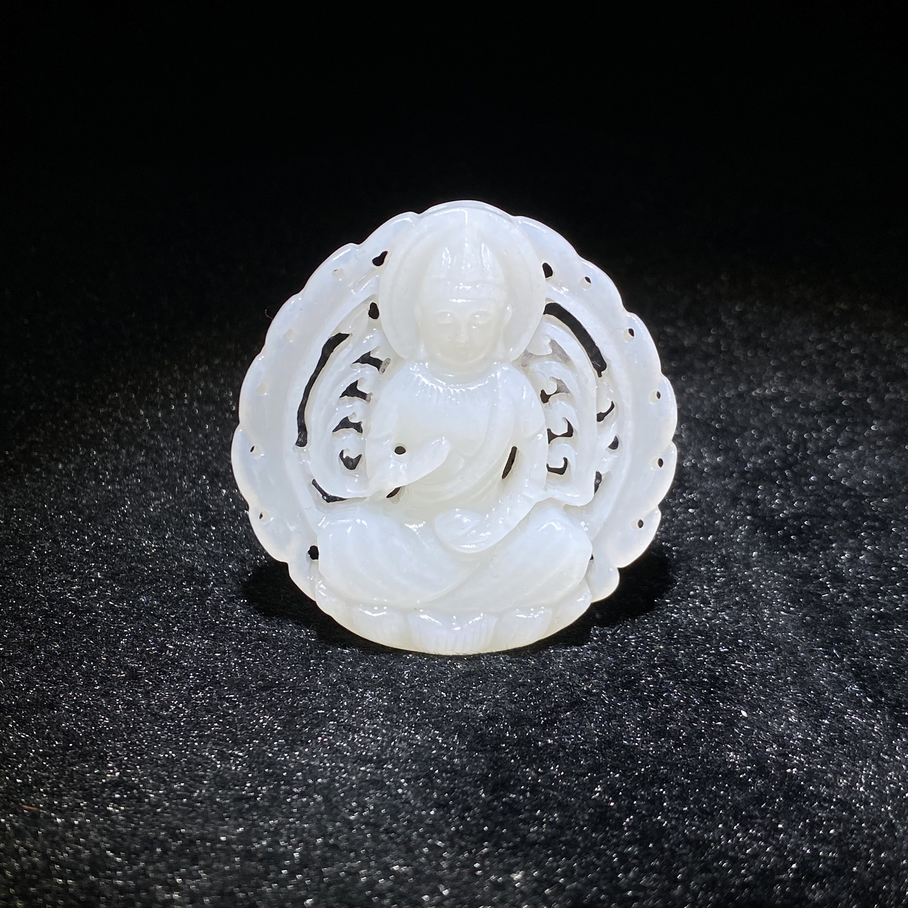 臻藏（8A级）和田玉镂空观音2411030021