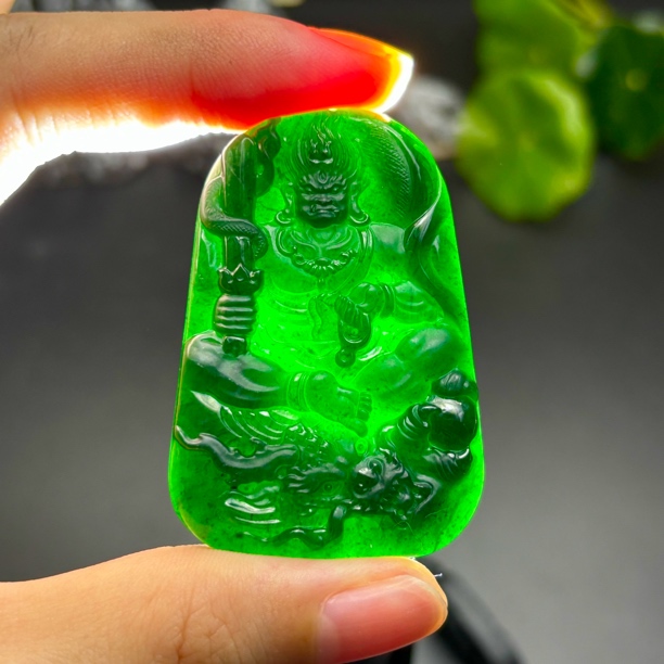天然翡翠A货《御龙不动明王》顺丰特快立体雕刻冰透精雕