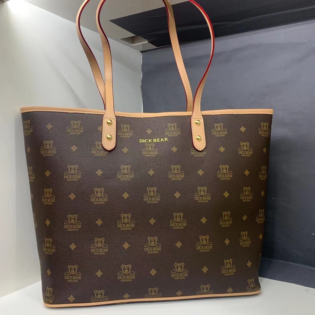 DICK BEAR/迪克熊9108新款大号手提腋下托特包印花单肩通勤女士