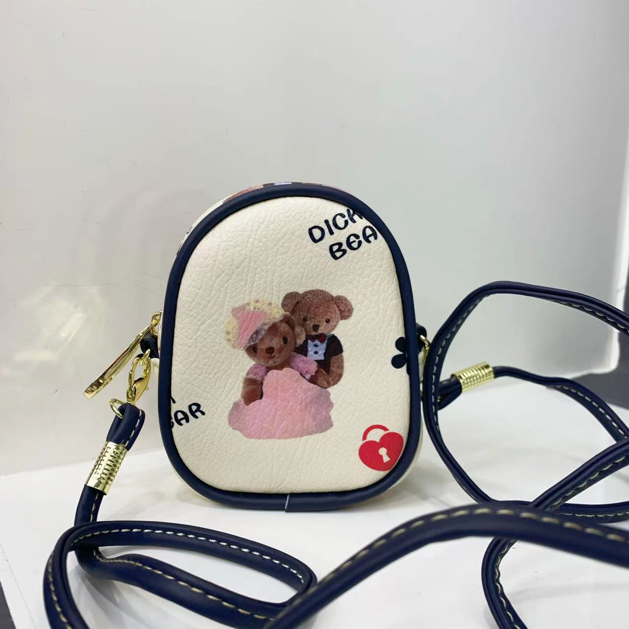 DICK BEAR/迪克熊小熊1003新款时尚肩包斜挎鸡蛋包女士卡通小包包
