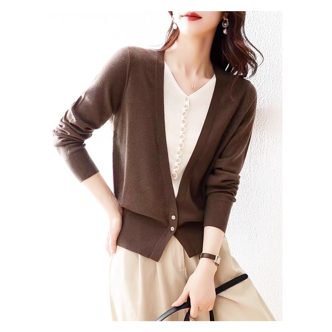 悦享女装2023秋季新款时尚百搭显瘦假两件舒适减龄针织上衣女