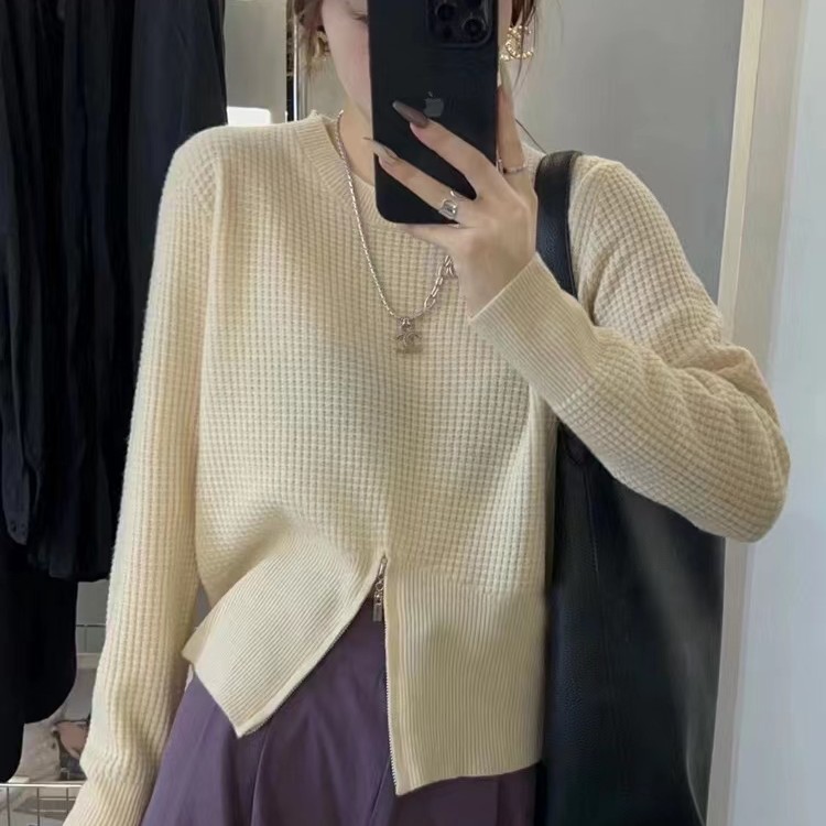 新款复古时尚小众设计圆领下摆开叉拉链针织上衣