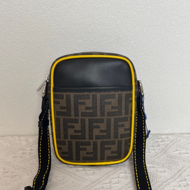 99新 FENDI/芬迪 3571/男士时尚经典印花小号相机包