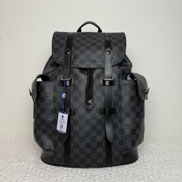 95新 LouisVuitton/路易威登 4435/时尚芯片款黑棋盘格双肩包