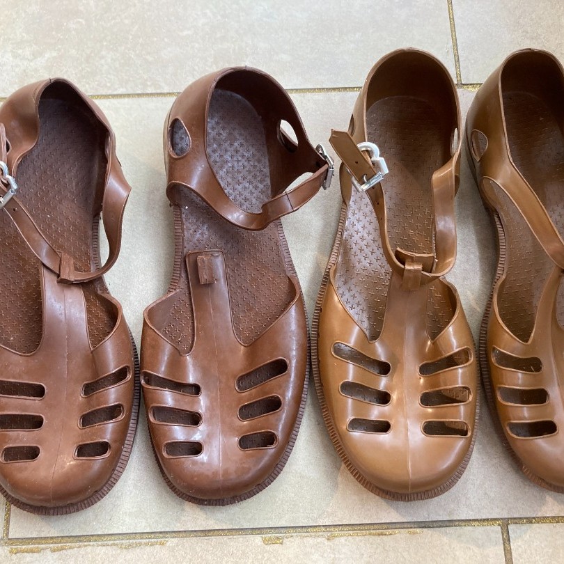 老式凉鞋巧克力色复古凉鞋