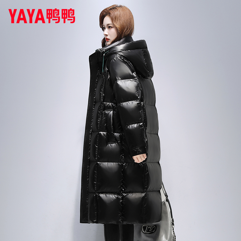 YAYA/鸭鸭亮面羽绒服女长款2024冬季新款大码宽松加厚过膝外套