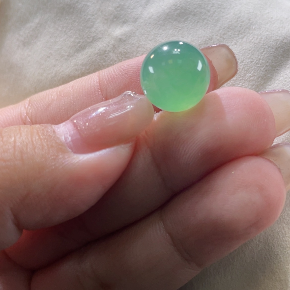 【闪购商品】翡翠手链未镶嵌梨****酒