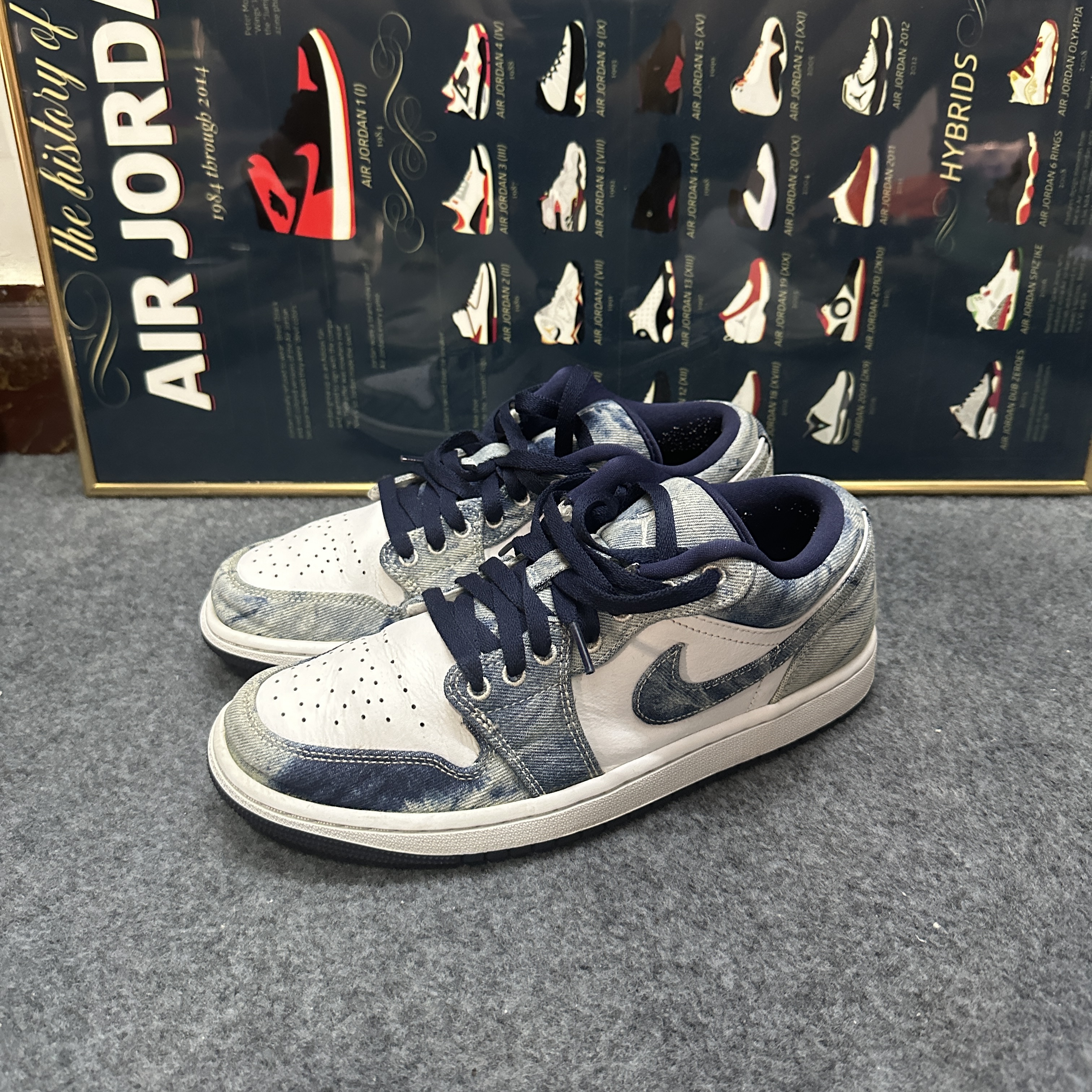 二手正品 42.5码  白蓝  AJ1板鞋    公价7张
