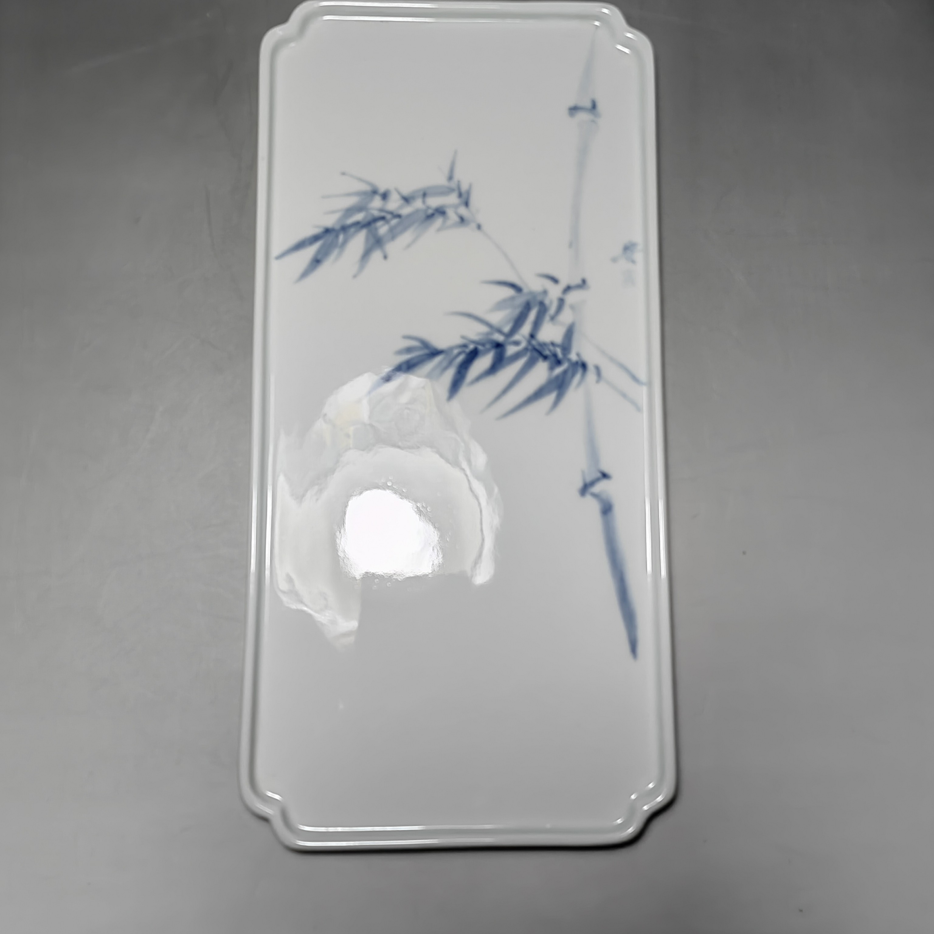 省名人正高朱国强手绘青花壶承长26.5cm，宽12.5cm