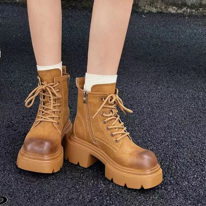  [ W i F i 新款]英伦风经典马丁靴