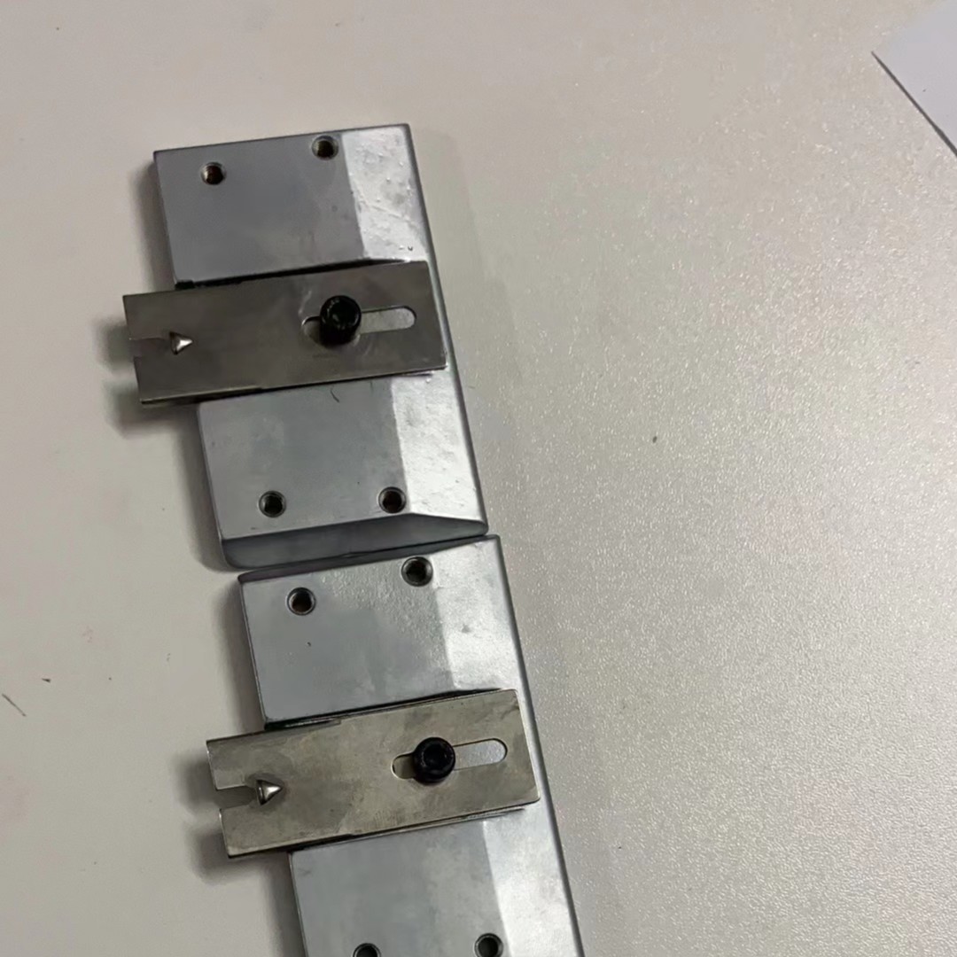 杜克普867双针专用底条装置