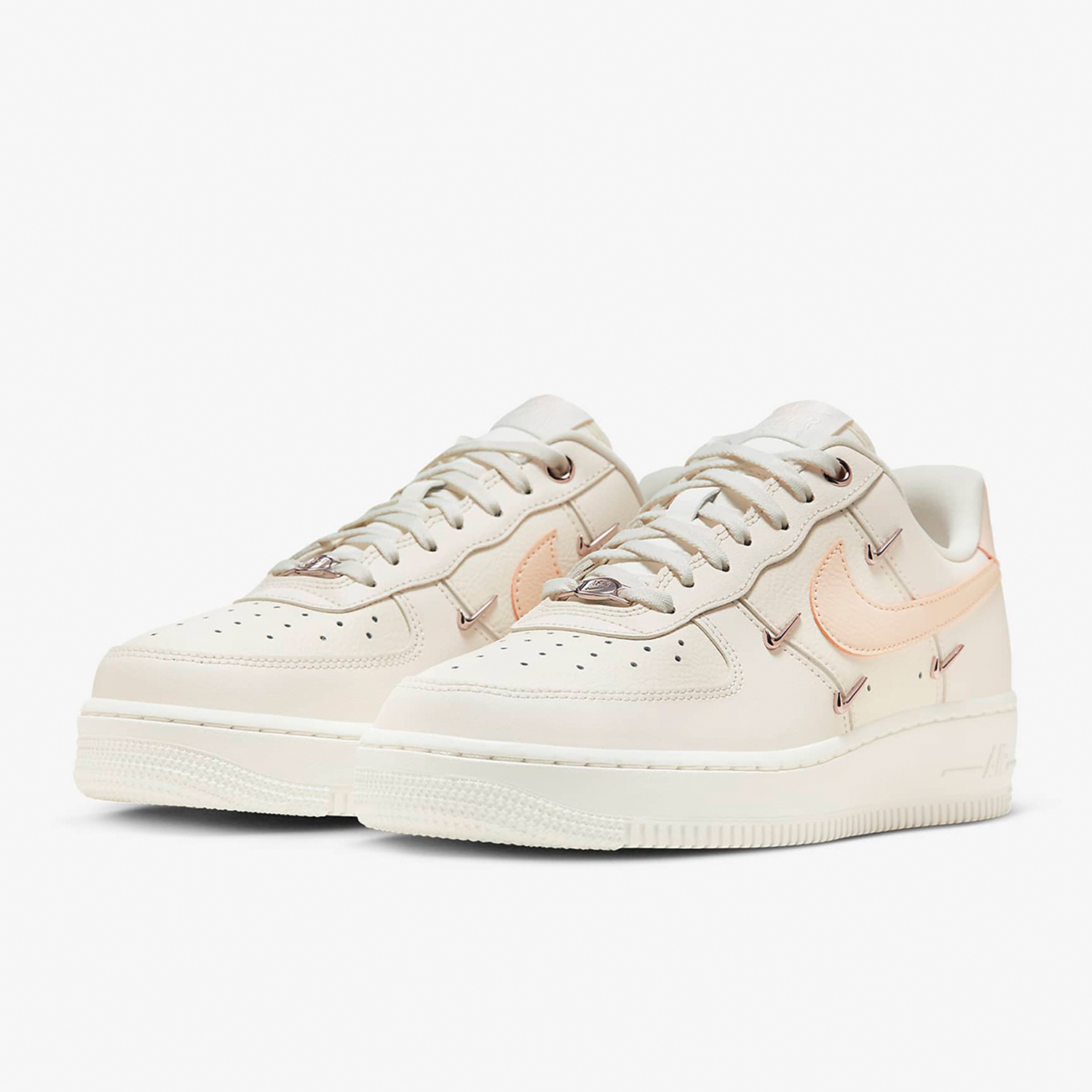 Nike耐克Air Force 1 '07 LX女子低帮休闲板鞋FV8110-181
