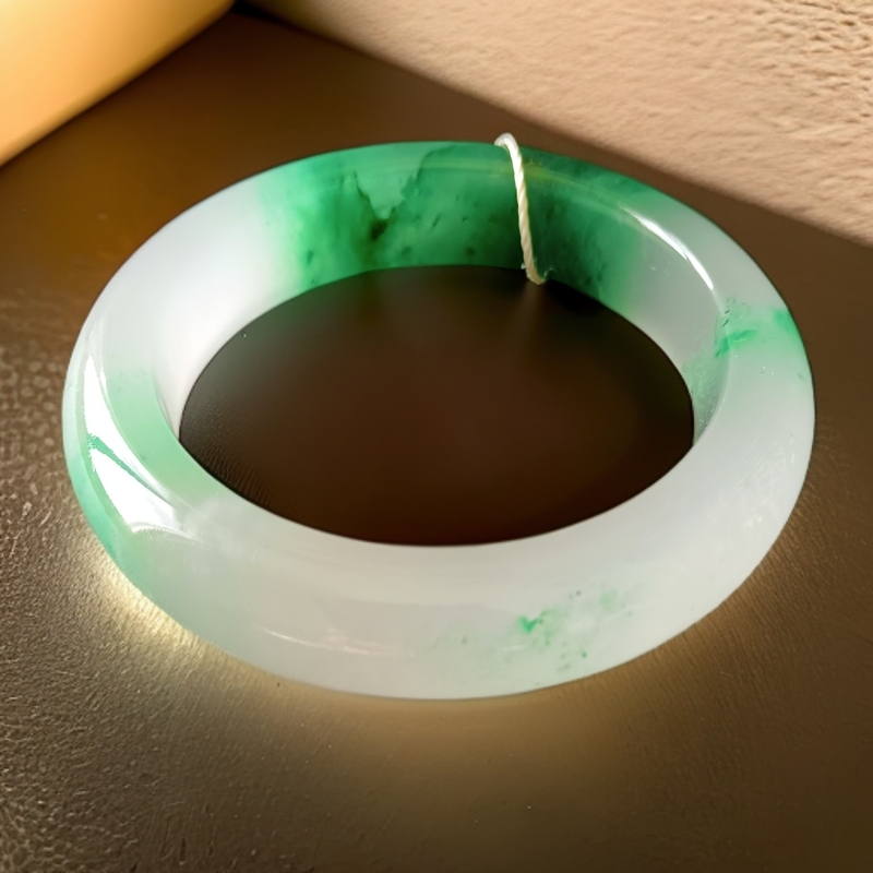 独龙玉高冰飘花加宽手镯