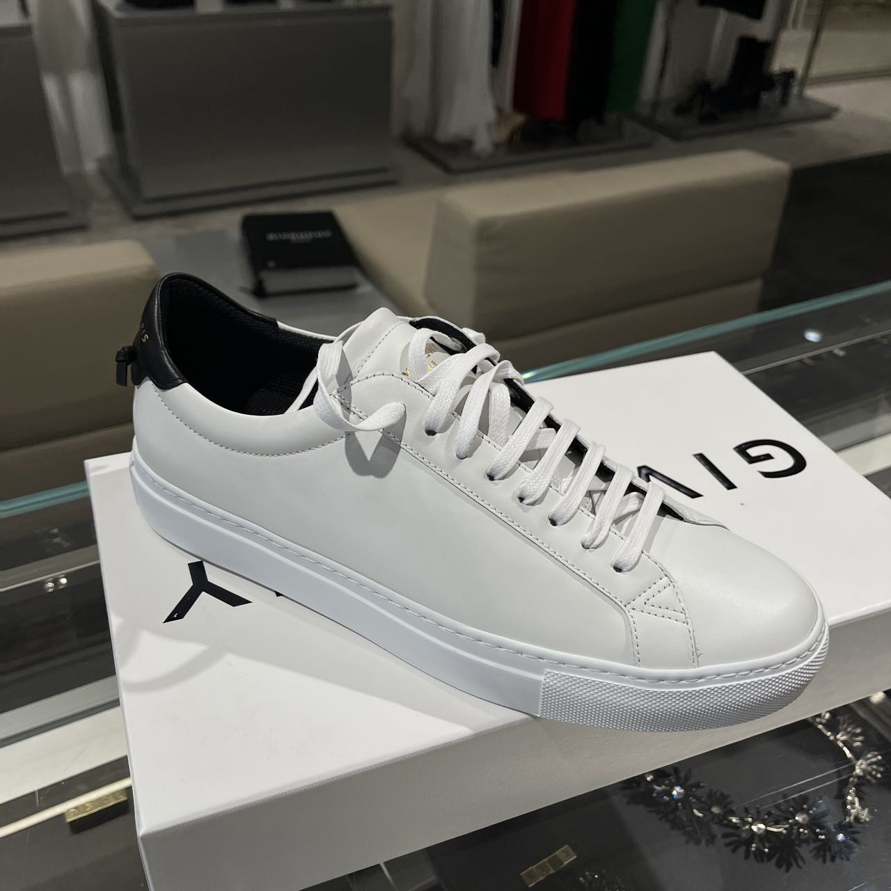全新未使用 Givenchy/纪梵希 男士休闲鞋