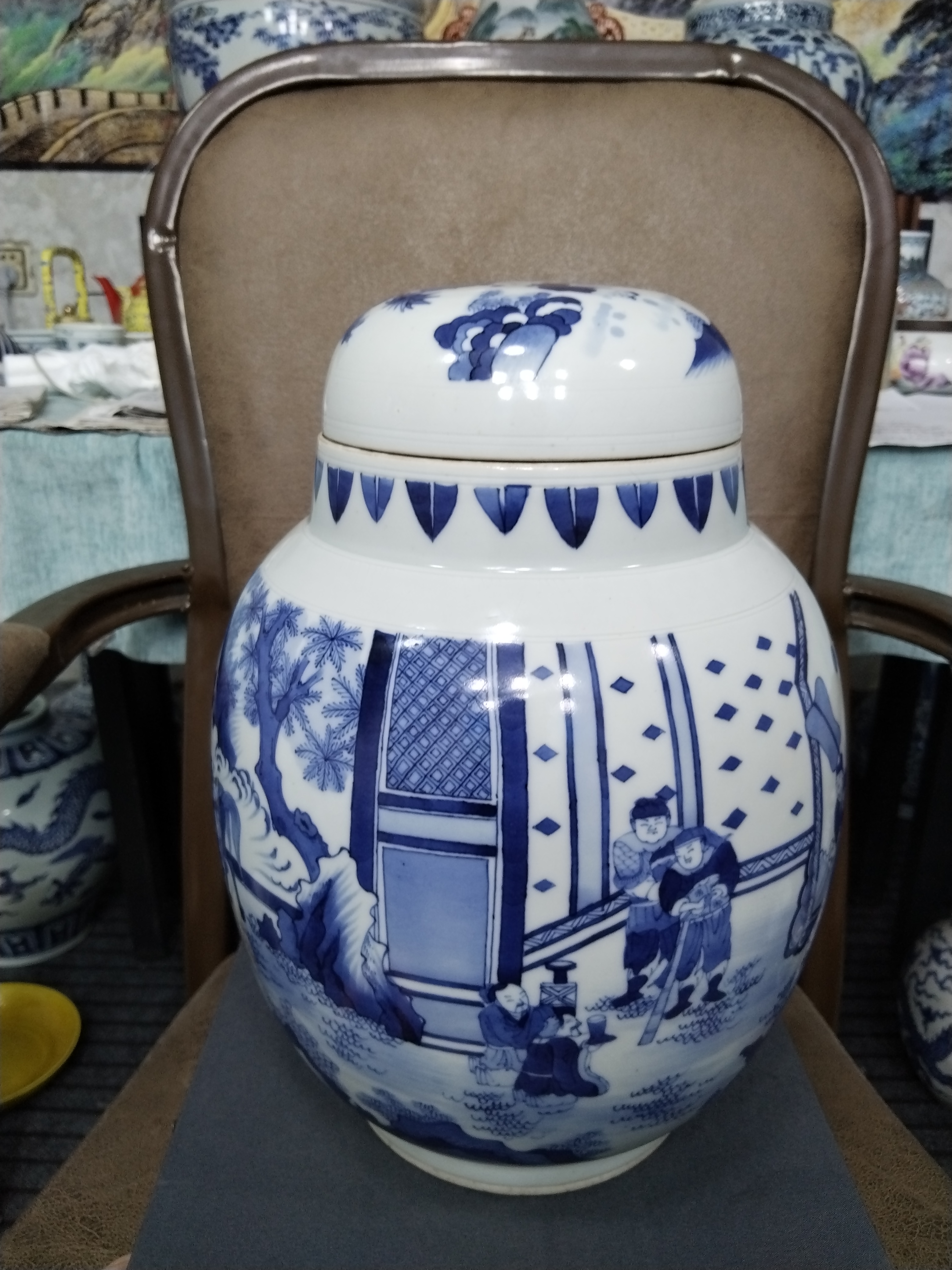 青花瓷人物莲子罐