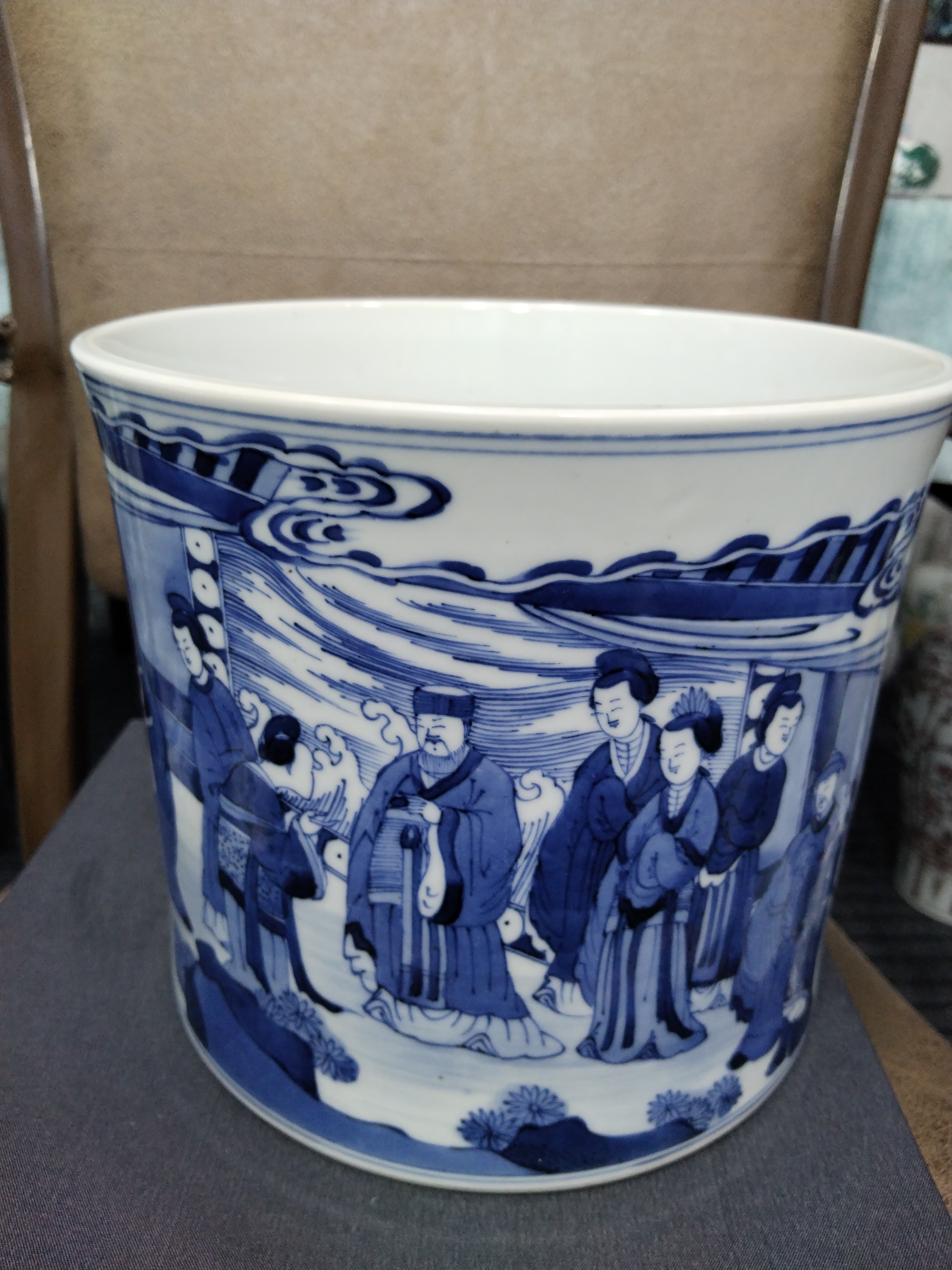 青花瓷人物故事笔筒