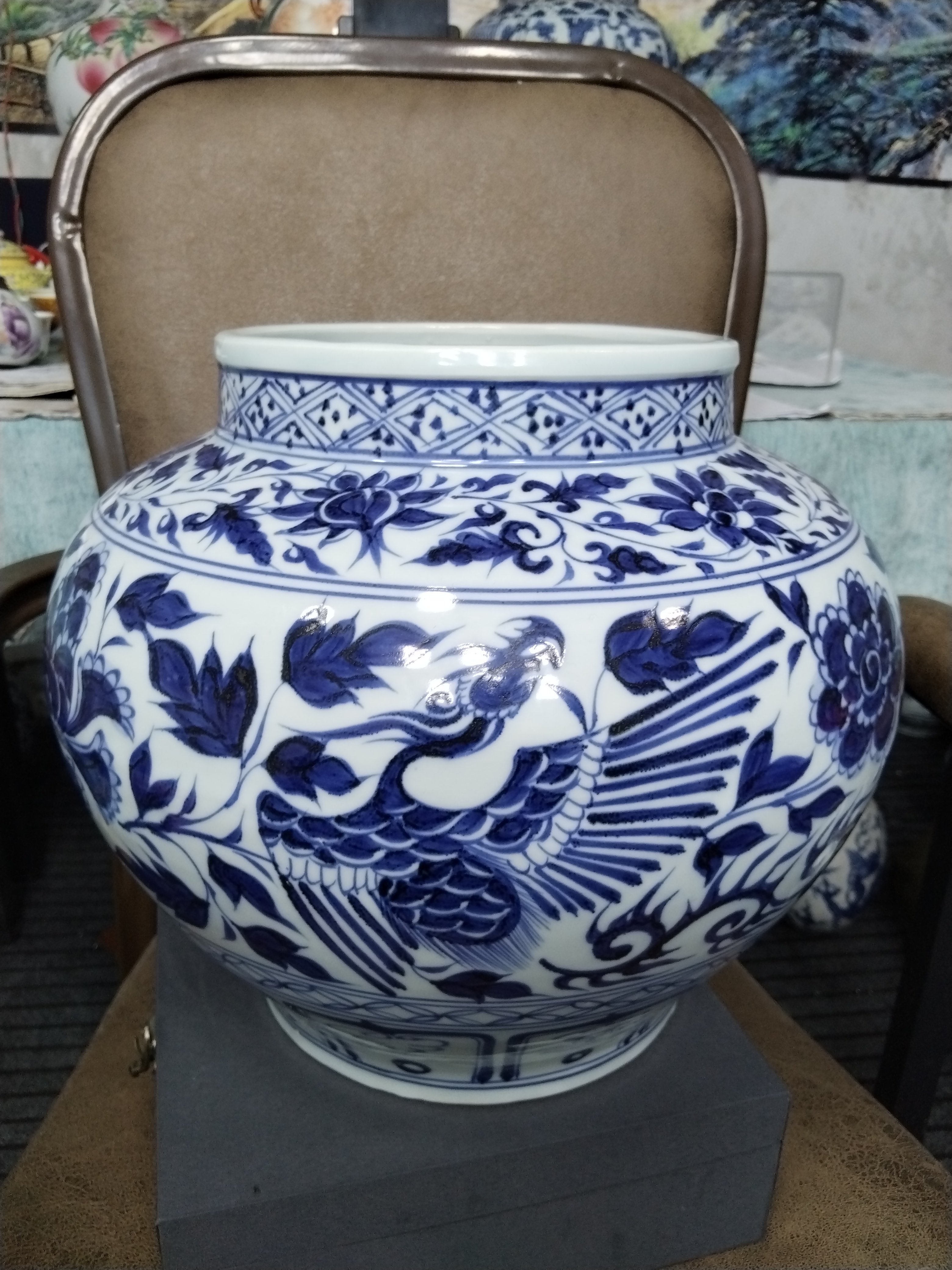 青花瓷牡丹花大罐