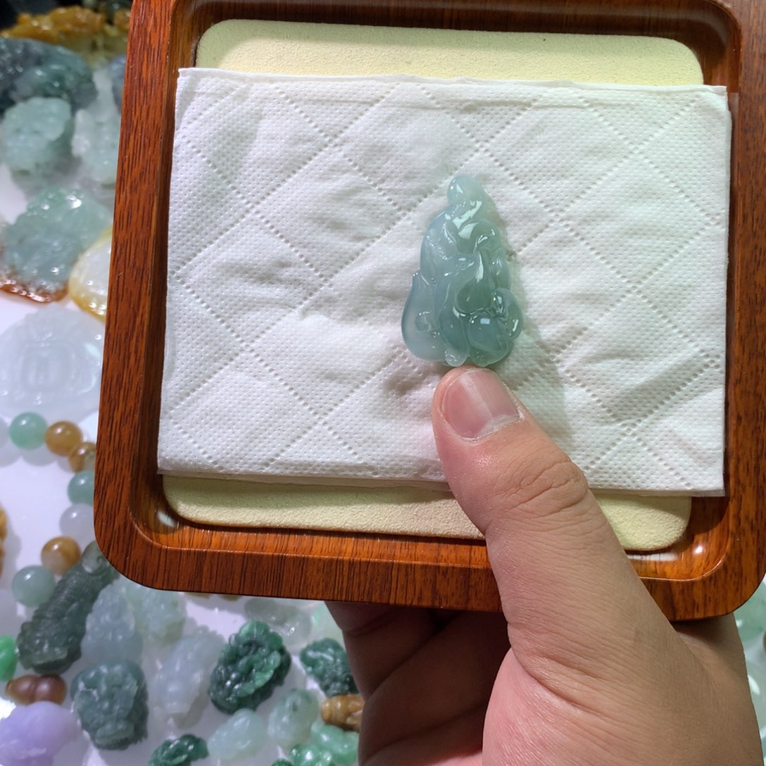 翡翠颈饰未镶嵌天然翡翠