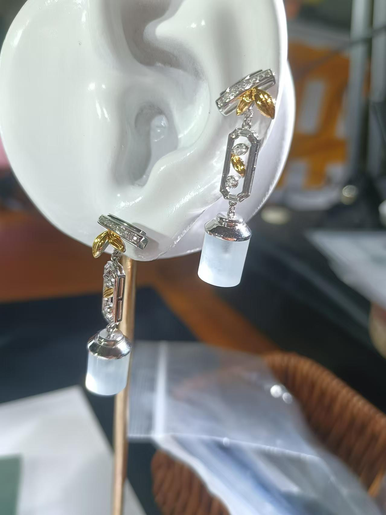 天然缅甸翡翠18k金白冰桶珠耳坠