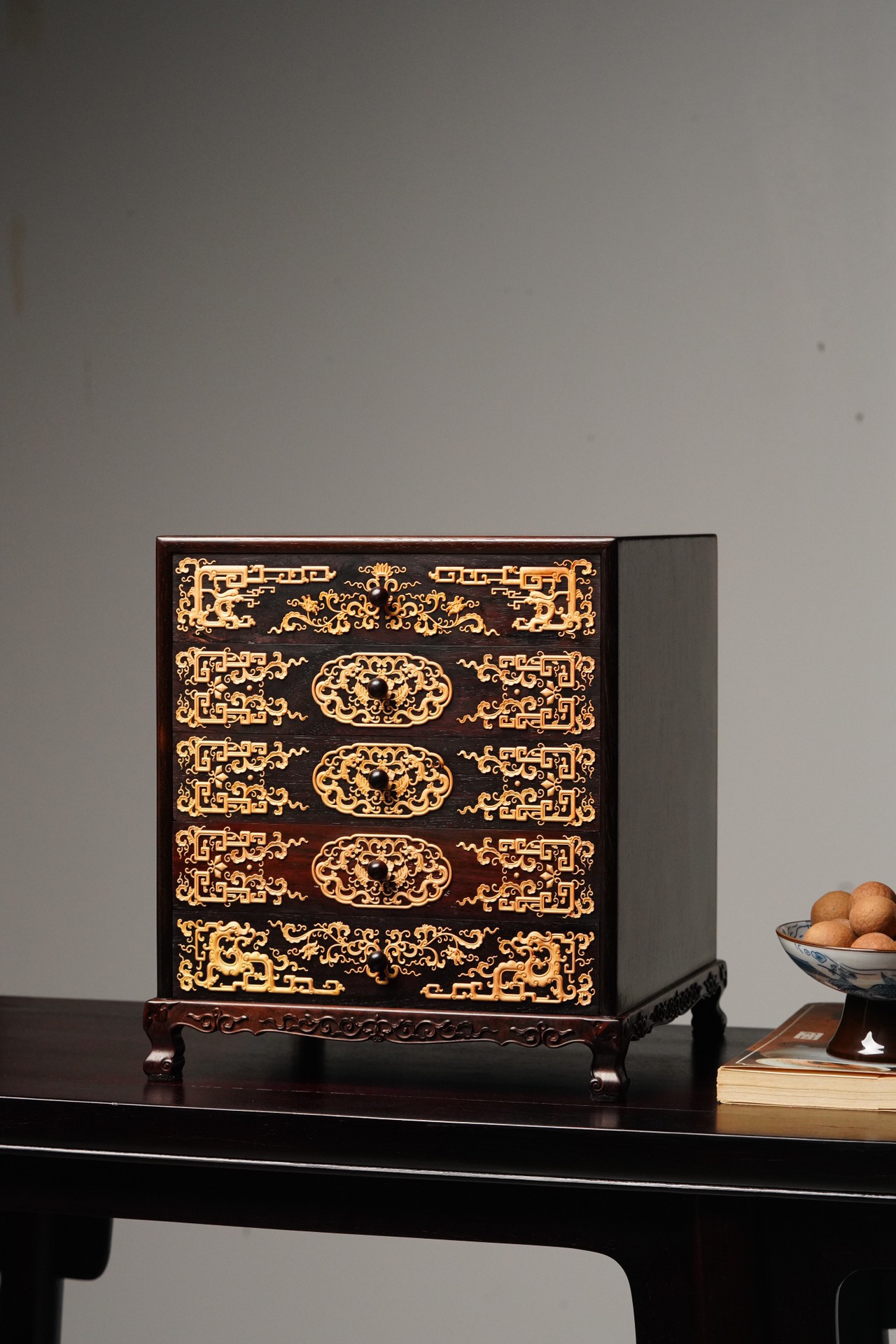 老挝大红酸枝全独板镶嵌黄杨木五斗普洱茶柜