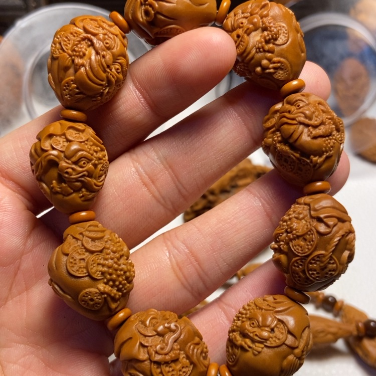 【闪购商品】橄榄核吊坠红***头