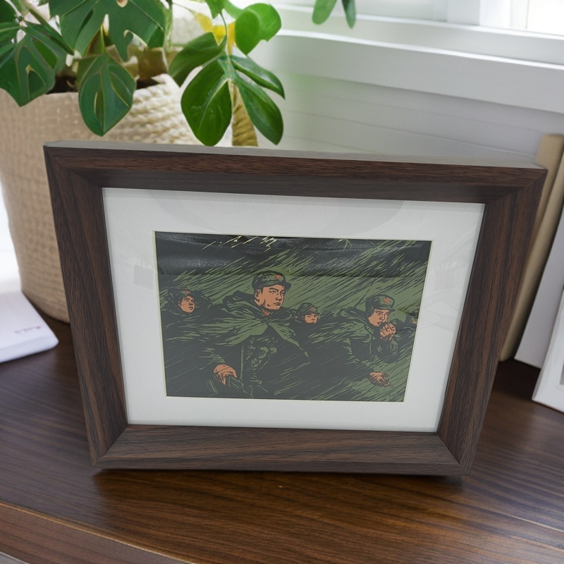 版画（硬骨头精神代代传）72年套色木刻画 带实木框 包老