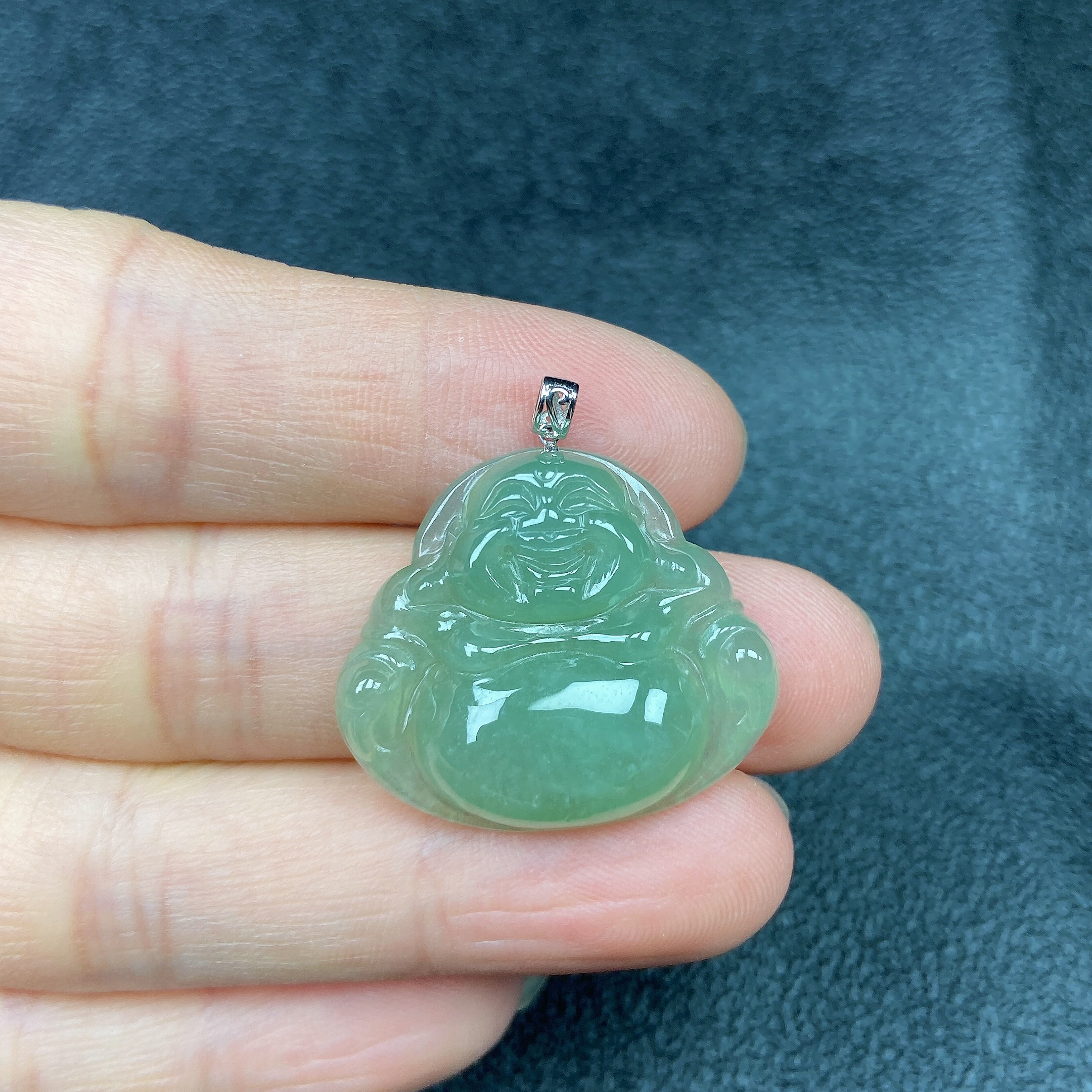 18k扣头冰润绿色精美佛公吊坠天然翡翠a货27×23.2×6mm