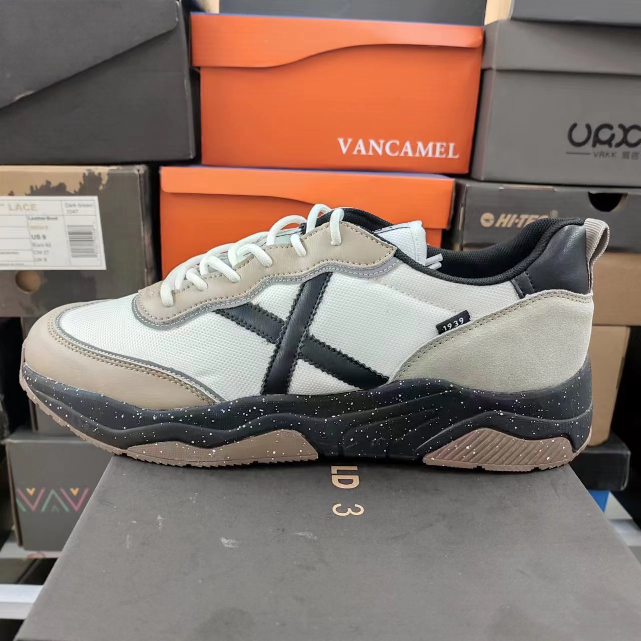 46码 户外低帮系带透气舒适时尚百搭轻便黑色休闲鞋登山鞋  1018