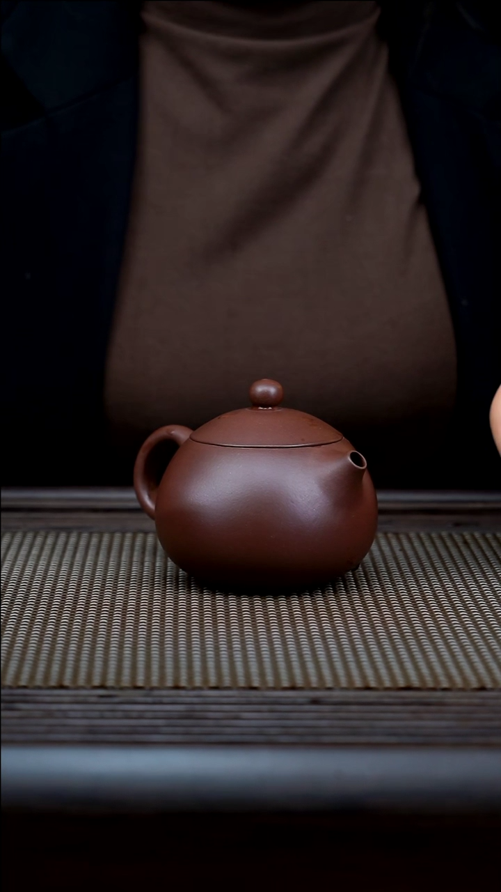 【闪购商品】紫砂茶壶LXR紫泥西施240cc