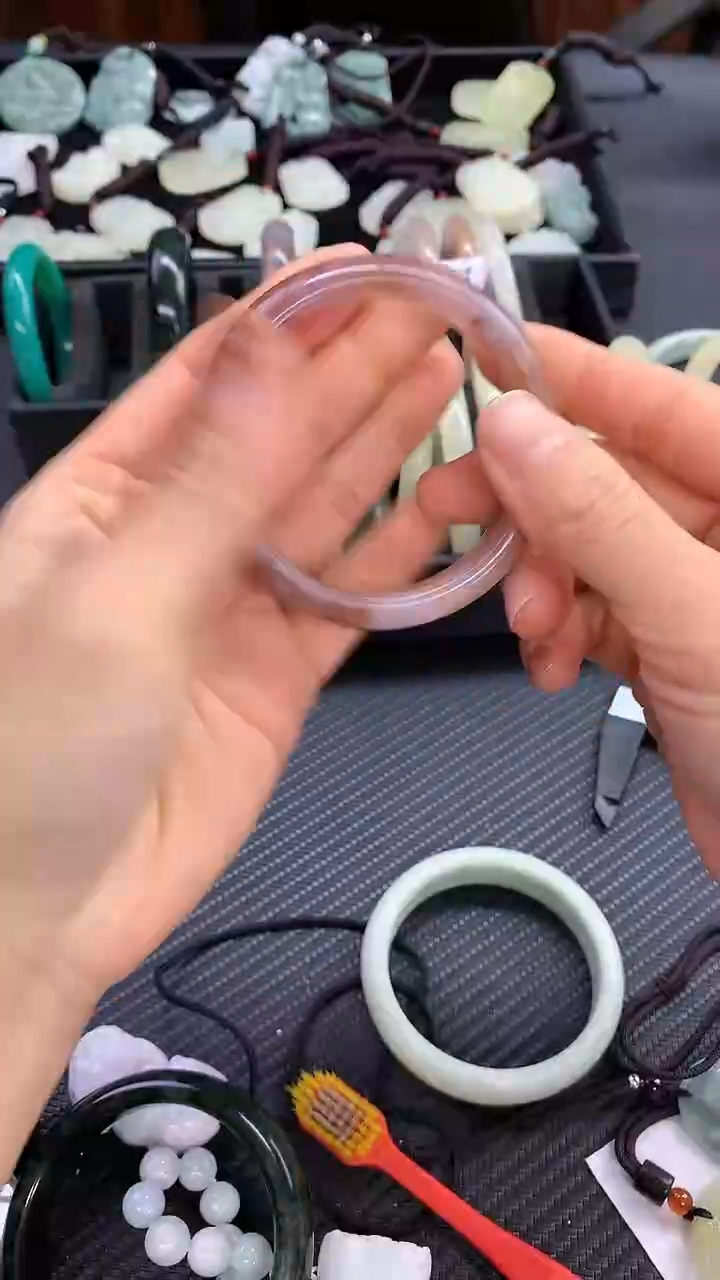【闪购商品】石英质玉手镯未镶嵌紫罗兰58
