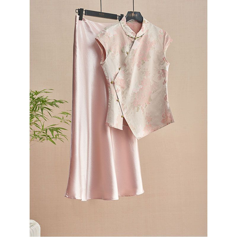 新中式女装穿搭一整套2025新款改良盘扣上衣搭配国风半身裙两件套