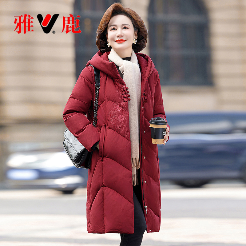 雅鹿中老年妈妈装羽绒服奶奶装2024年新款中年中长款冬装加厚外套