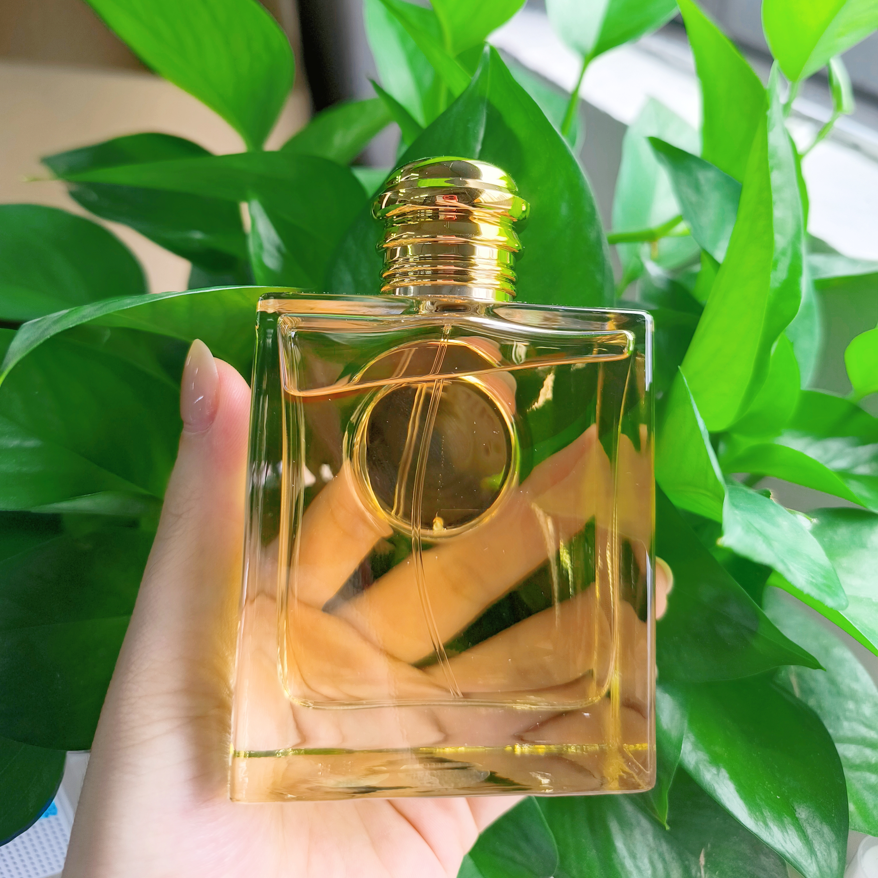 【言言分享巴宝】经典女神优雅花香香水