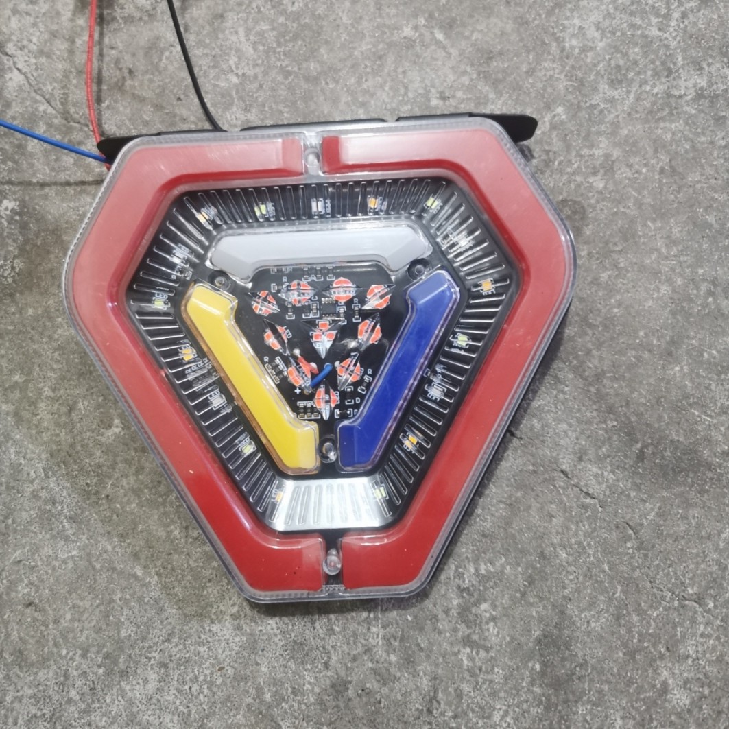 MMX三角货车七彩导光后雾灯