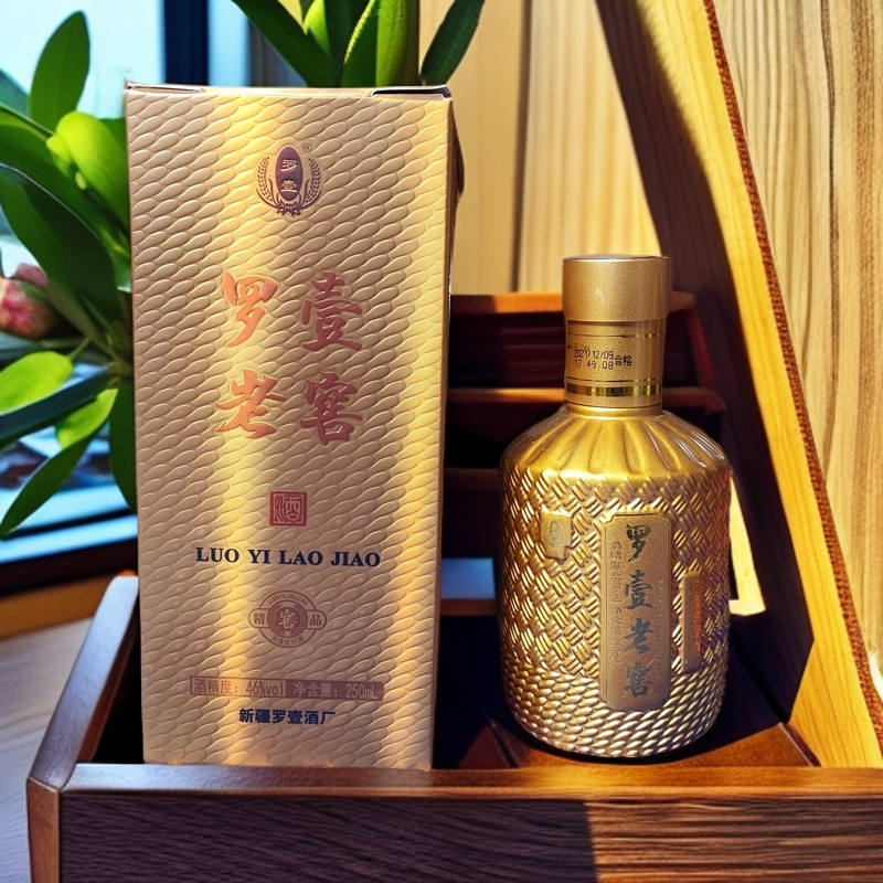 罗壹【小金瓶浓香】250ml*8瓶46度