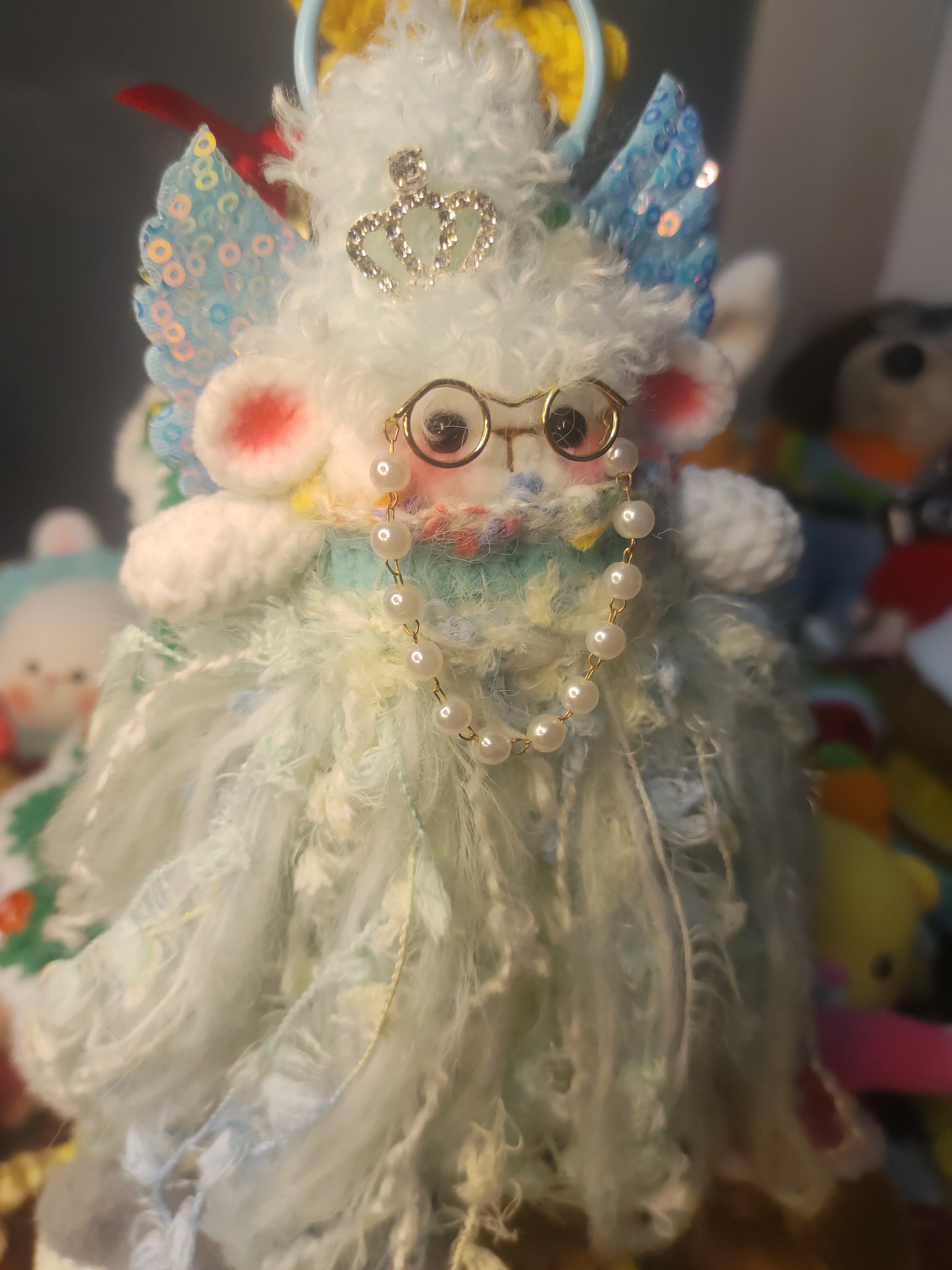 手工钩织小羊玩偶