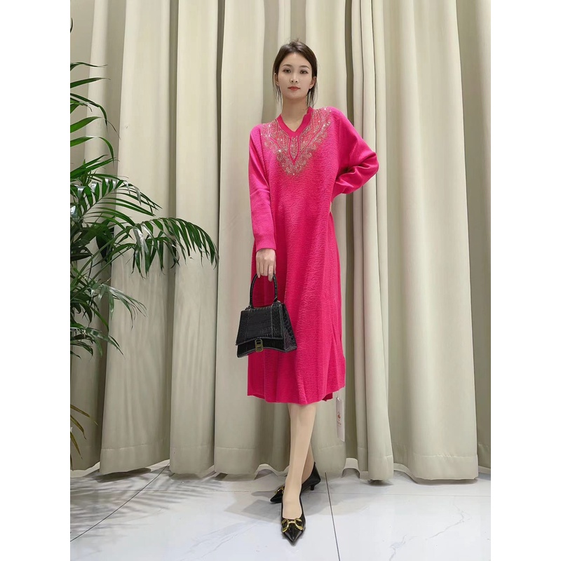 015#时尚气质女士设计师秋冬长款轻奢宽松针织连衣裙显瘦中长款