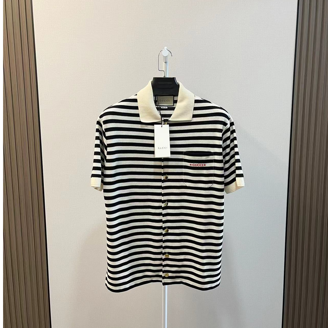 全新未使用 GUCCI/古驰 /黑白条纹红色重工刺绣短袖polo开衫/M码