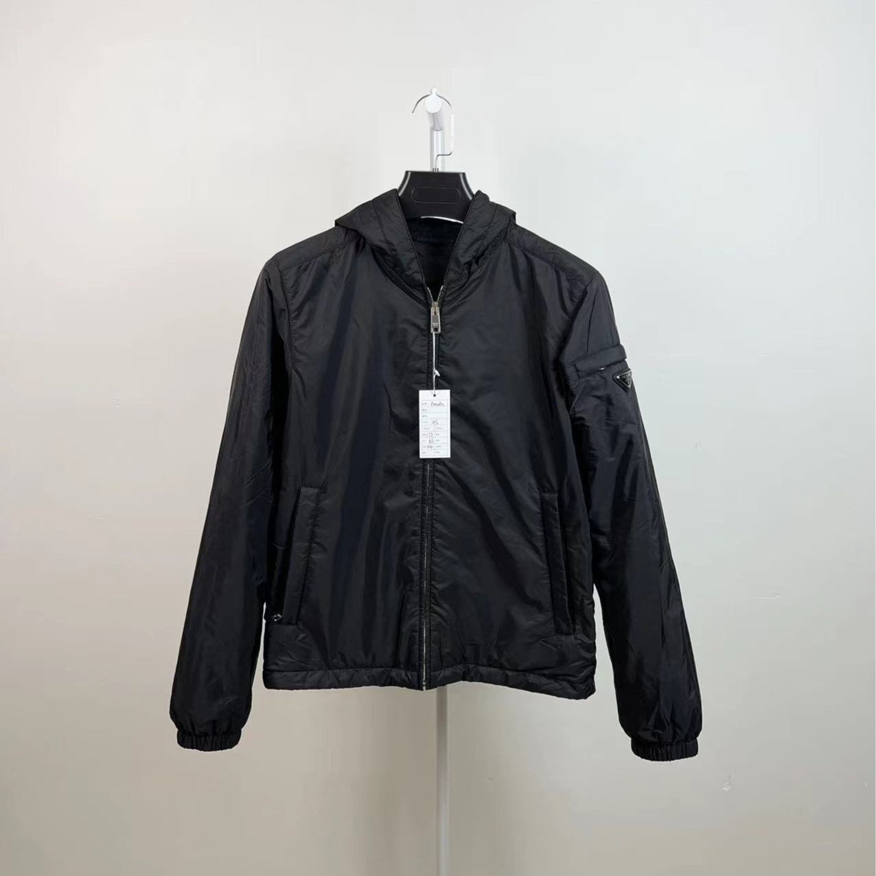 Prada/普拉达/准新/三角标 尼龙 黑色 棉服/尺码XS