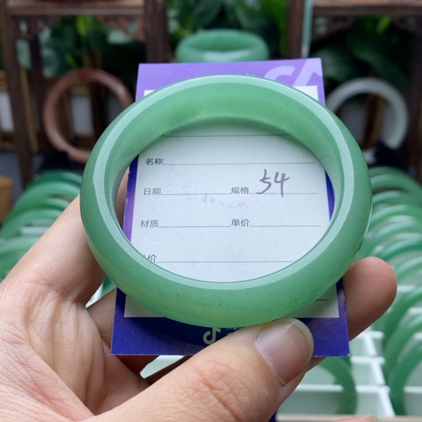 【闪购商品】石英质玉手镯未镶嵌