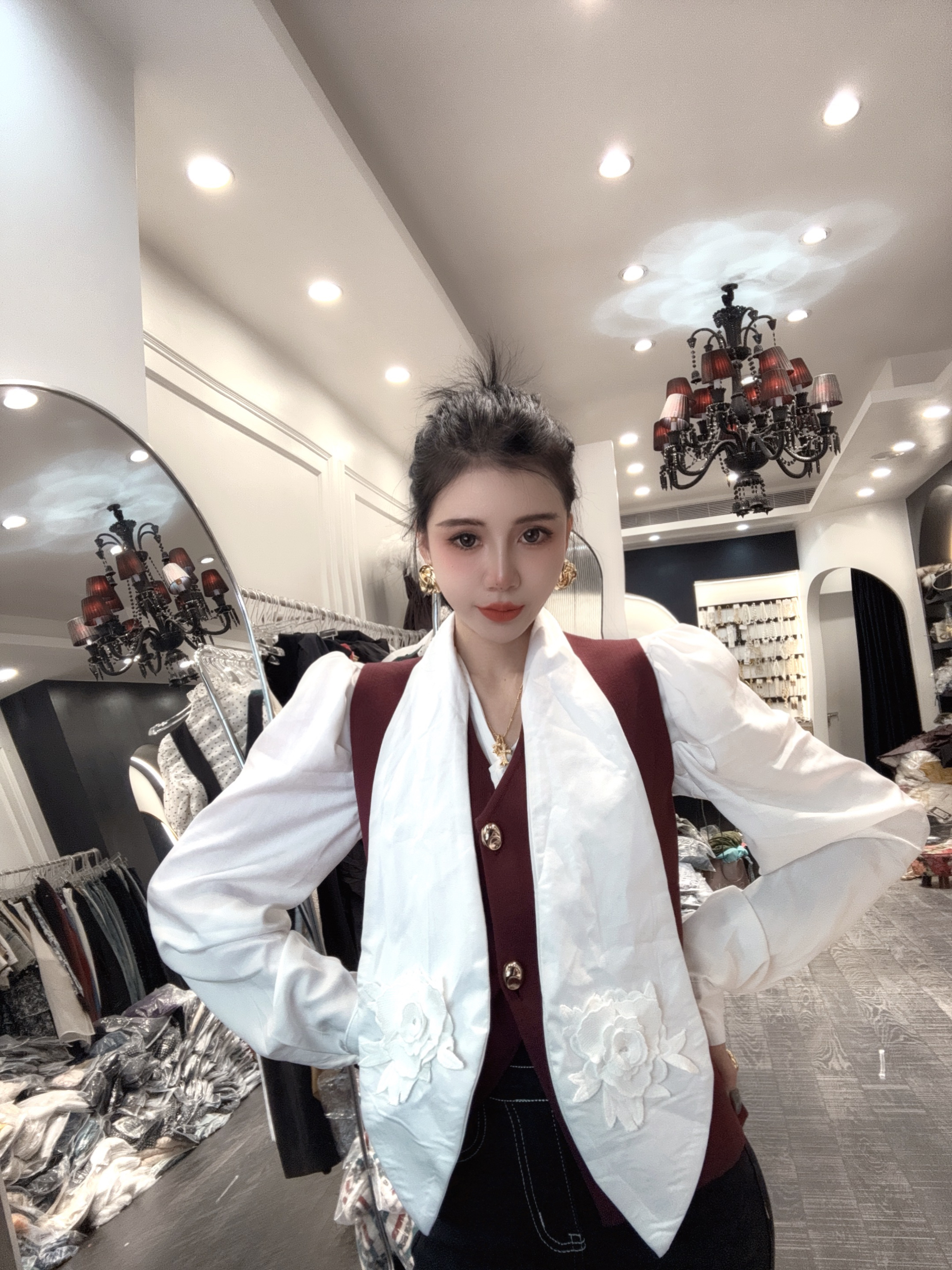 大元气（秋款新品）复古安哥拉红针织马甲 