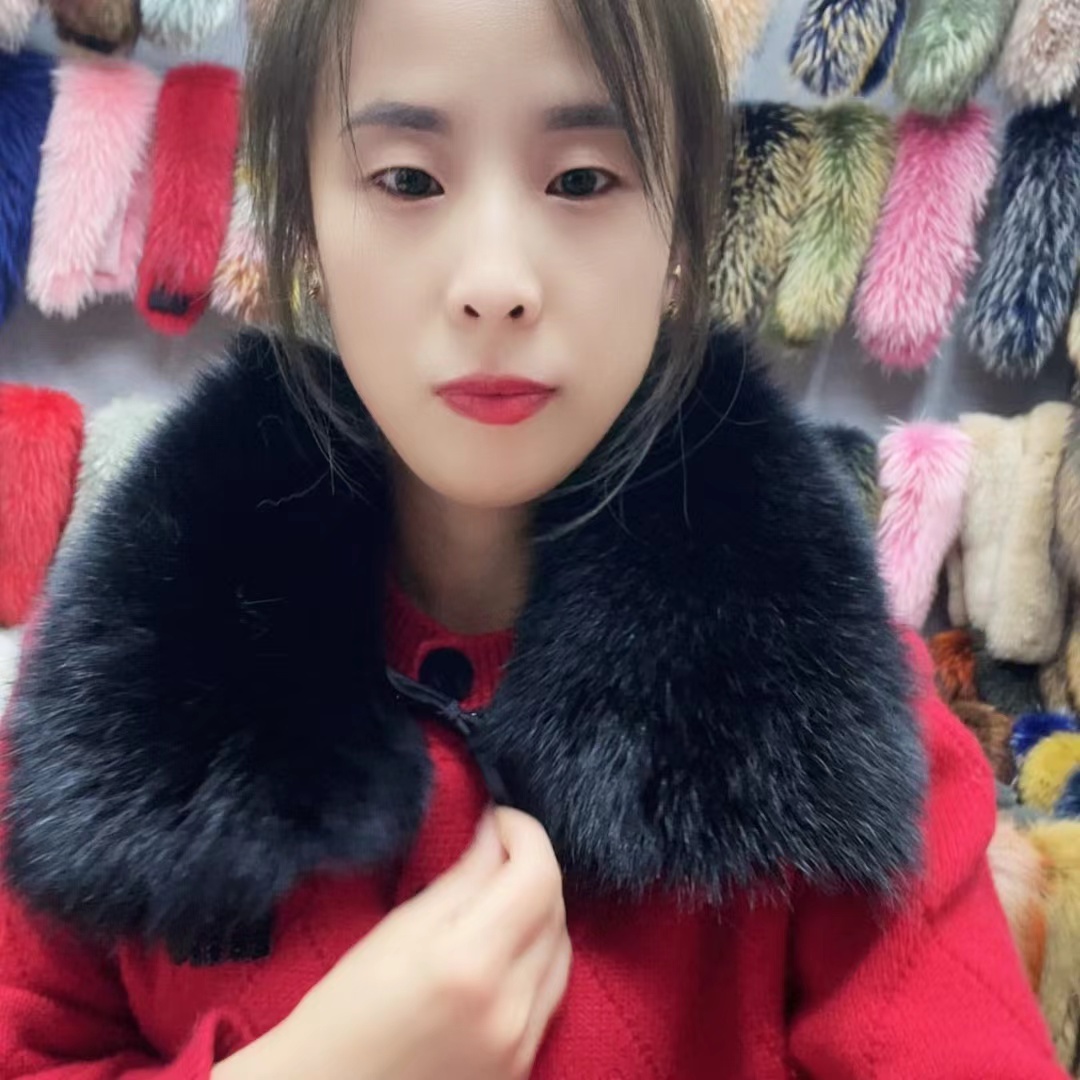 纯黑色狐狸毛衣领（长度在50左右）一直播间为准