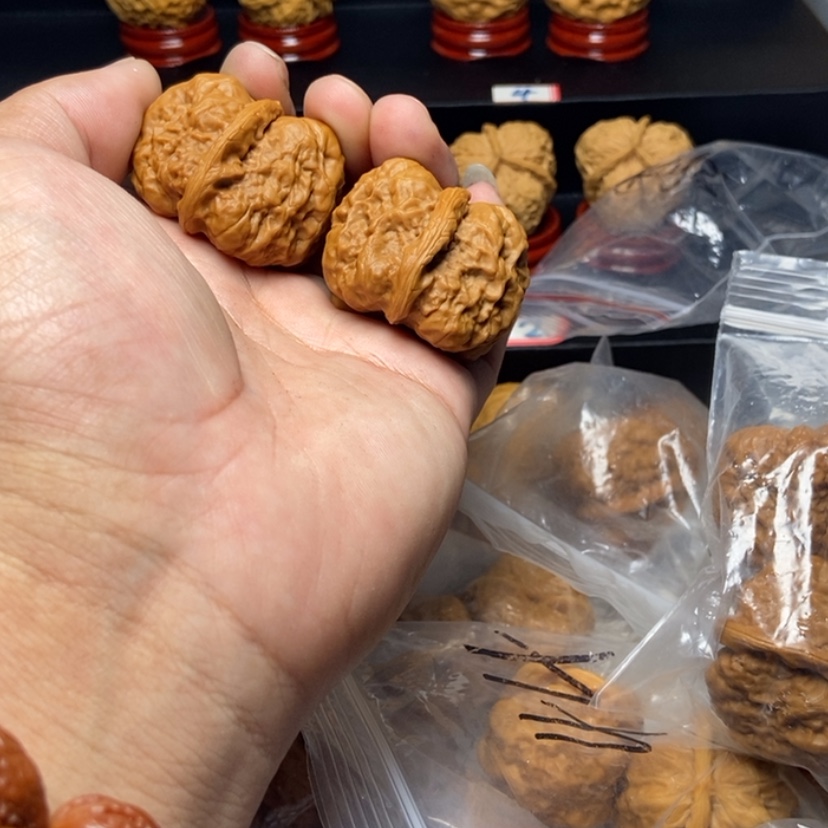 【闪购商品】桃核吊坠（****g32