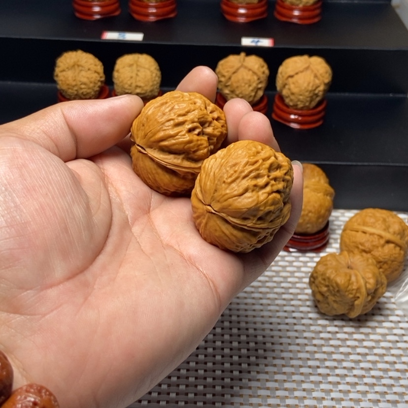 【闪购商品】文玩核桃吊坠逍50