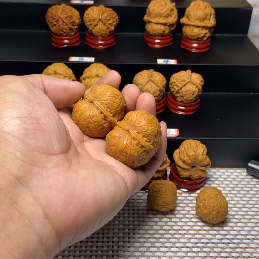 【闪购商品】文玩核桃吊坠阳**媚12